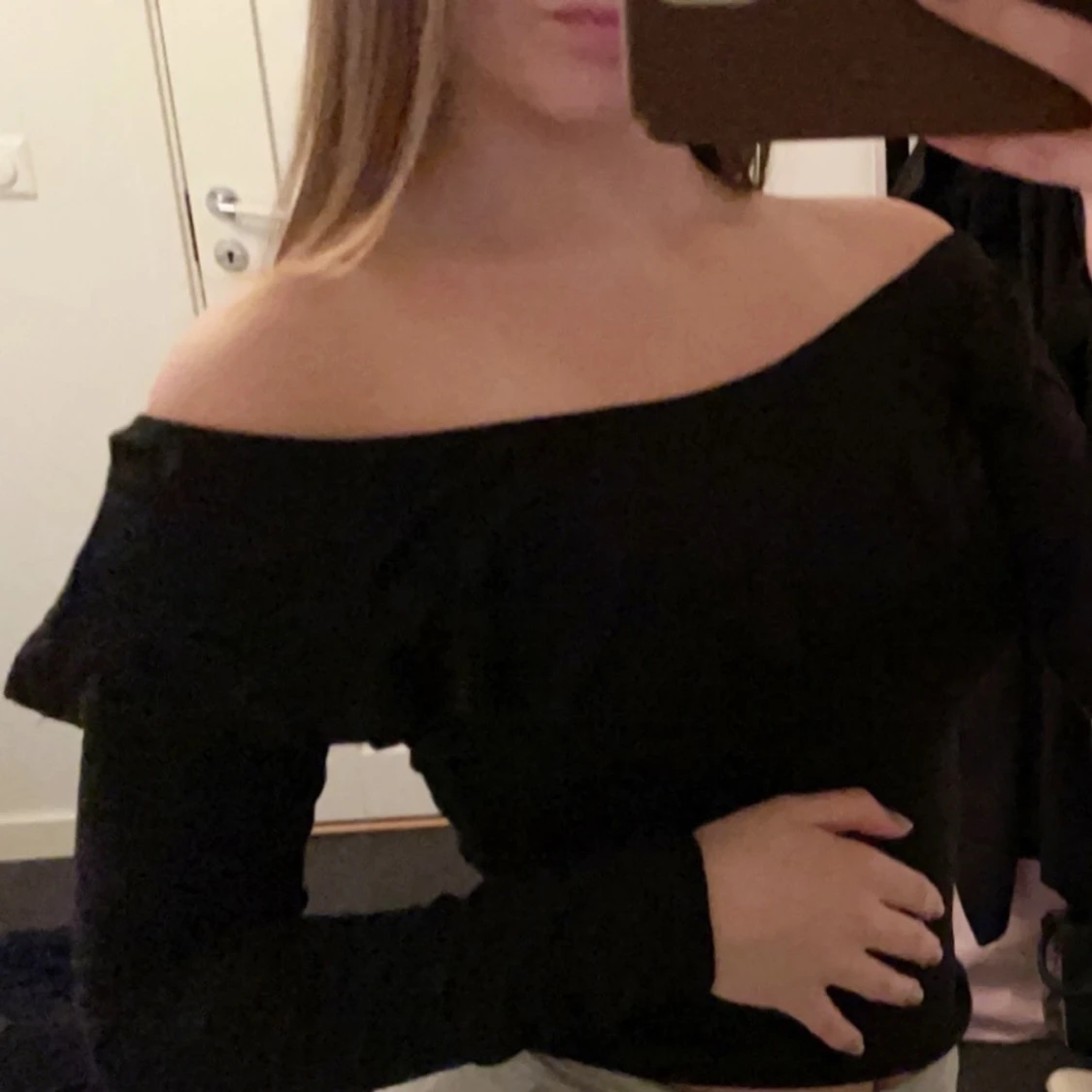 Offshoulder svart topp