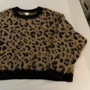 Lurvig tröja storlek L - Lurvig tjock tröja från H&M i storlek L🌟