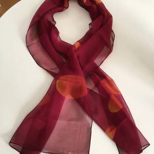 Marja Kurki scarf i 100% silk. Ny