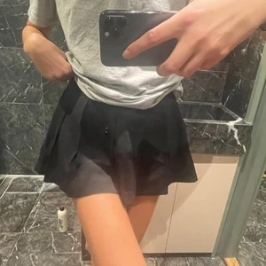 Svart kjol - Super snygg svart kjol som passar till allt