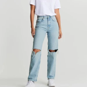 90s high waist jeans - De populära Gina jeansen, inte mycket använda. Säljer då de inte kommer till användning, köpta för 600kr. Passar mig som är 176❣️