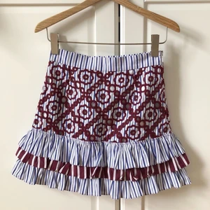 Kjol Sandro Paris  - Kjol från Sandro Paris i storlek 1 motsvarar stl xs/s. Jättefint sick !!