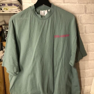 Collusion tröja/t-shirt, S - Oversized 