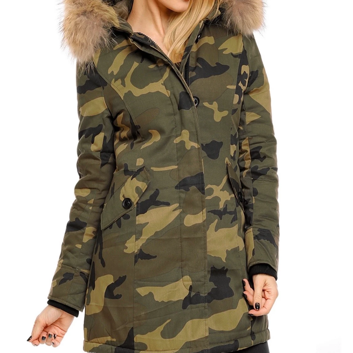 Ny camoflauge jacka med äkta päls ! 