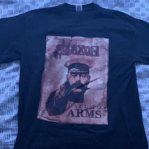 Saxon t-shirt - Saxon oversized t-shirt pris kan diskuteras 