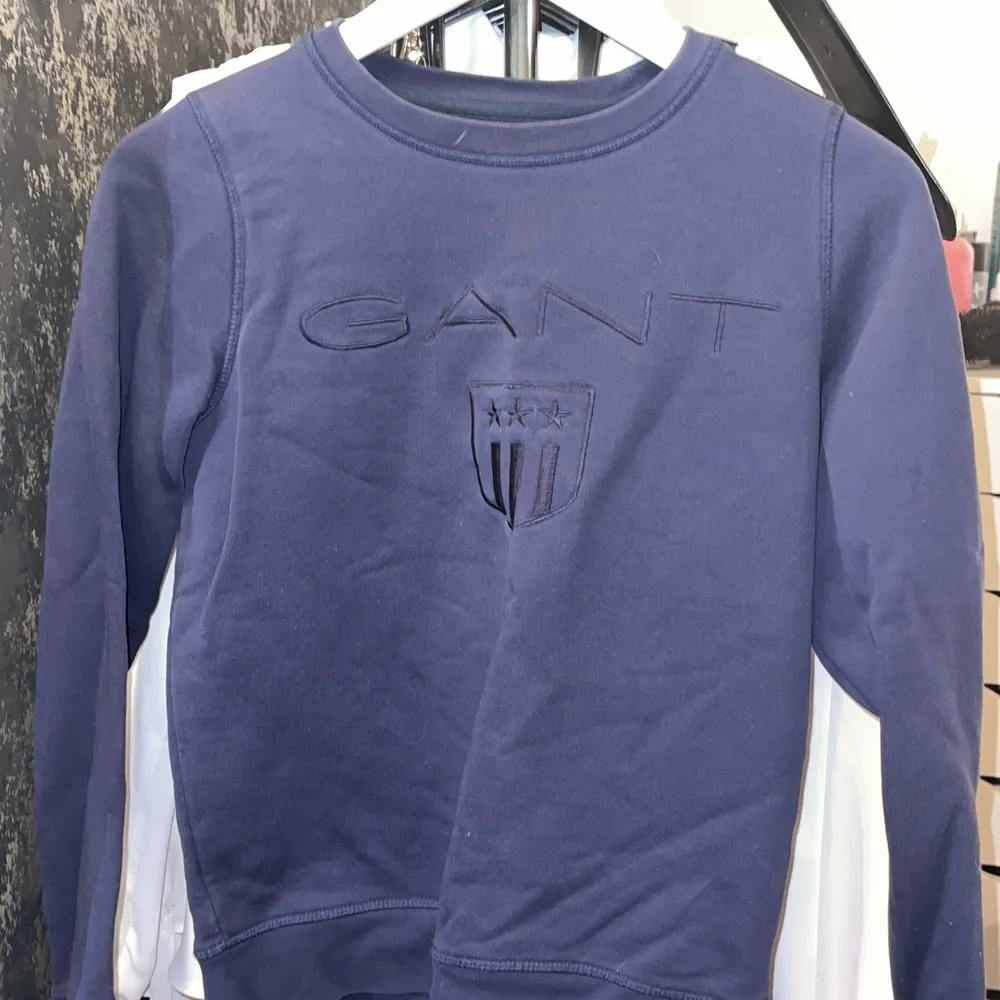 Gant tröja strl xs i fint skick Säljes för 150kr. Tröjor & Koftor.