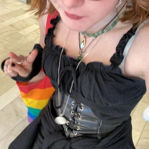 Svart linne Shein - Linne från shein i storlek L, Jag har oftast S/M så den är ganska liten i storleken men töjbar. 