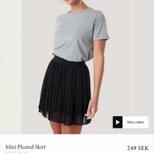 Kjol - Kjol med prislapp kvar från NaKd