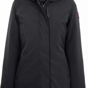 Canada Goose Victoria Parka - Canada Goose i modellen Victoria Parka, storlek XS. Färgen svart. 