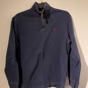 Ralph lauren half zip hoodie vintage - Vintage Ralph lauren half zip hoodie skicket är 8/10 men inga fel på den
