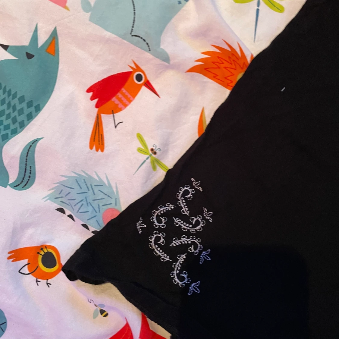Svart linne med mönster - 91