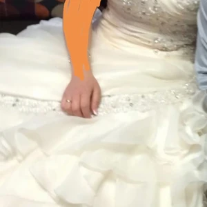 Bröllop klänning  - En fin bröllop klänning som bra skick. Storlek kan passa från 34 till 40 