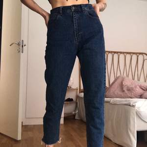 Dr denim jeans som säljs, då de är för korta för mig. Jag kan mötas upp i Norrköping, annars tillkommer fraktkostnad.