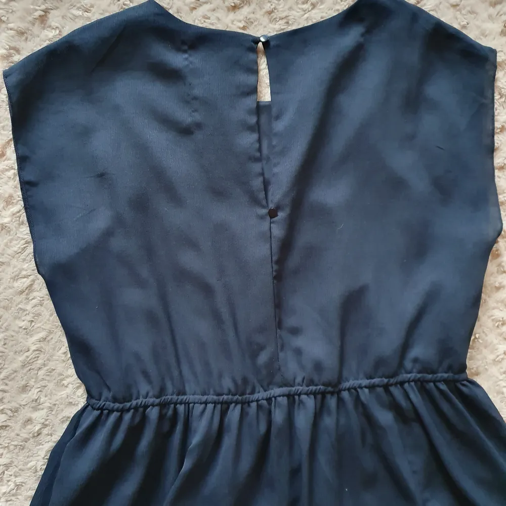 Mörkblå maxiklänning, använd fåtal gånger. Klänningar.