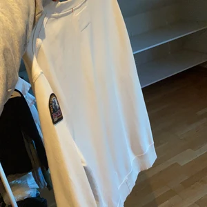Parajumpers tröja herrmodell  - Fin tröja i fint skick. Säljer åt min kille:)
