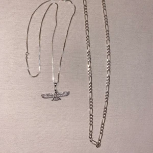 Halsband  - Super fina aldrig använda halsband äkta silver från Iran. I mycket fint skick, inga repor eller minsta fel på dom. ❤️❤️