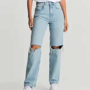 90s high waist jeans från GinaTricot storlek 40, säljer för 200kr (nypris 600kr) 