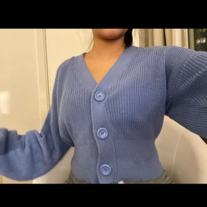 BLÅ KOFTA - Blå kofta från Lindex oanvänd storlek M men jag på bilden bär vanligtvis S💖