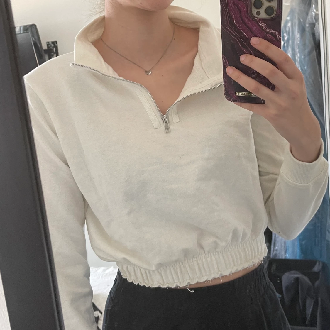 Vit sweatshirt med dragkedja