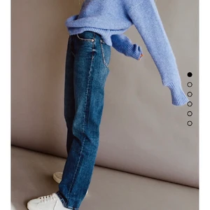 Mid Rise straight zara - Säljer dessa jätte snygga jeans i stl 32 pga att de är för långa på mig!!💖