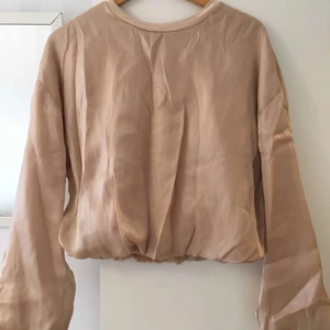 Tröja  - Storlek M från Zara