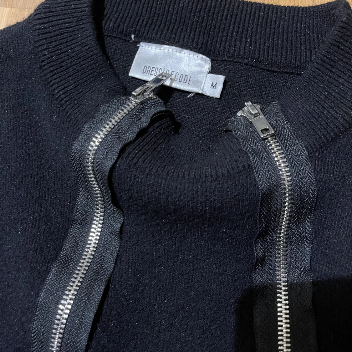 Cool svart tröja - 91