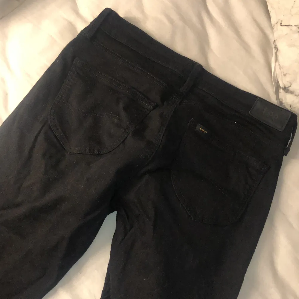 Lee jeans nästan aldrig använda, stl W 29 L 33. Lite liten i stl. 150kr+ frakt. Jeans & Byxor.