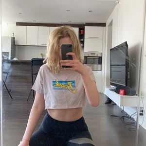 Söt rosa magtröja med tryck - Supersöt rosa magtröja med trycket ”give me a break”. Strl M. Använd 2 ggr.