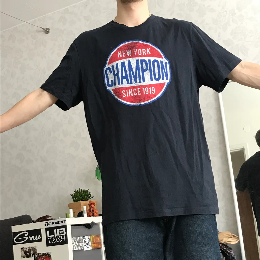 Blå Champions T-shirt . T-shirts.