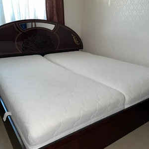 Sovrumsmöbler  - Säljer min dubbelsäng med bra skick med tillbehör har bara använt cirka 1 år  (Priset kan diskuteras med snabb affär