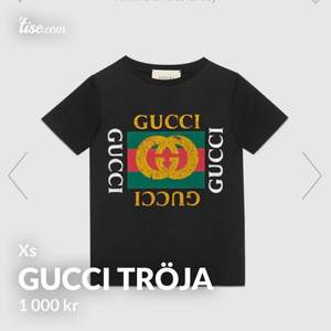 Gucci tröja säljer för storlek för liten 