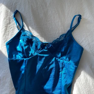 Topp - Suuuperfint i princip nytt linne/topp från bikbok!!  