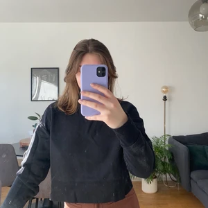 Tröja från monki<3 - Mysig tröja från monki som inte kommit till användning för mig!😊 Storlek S