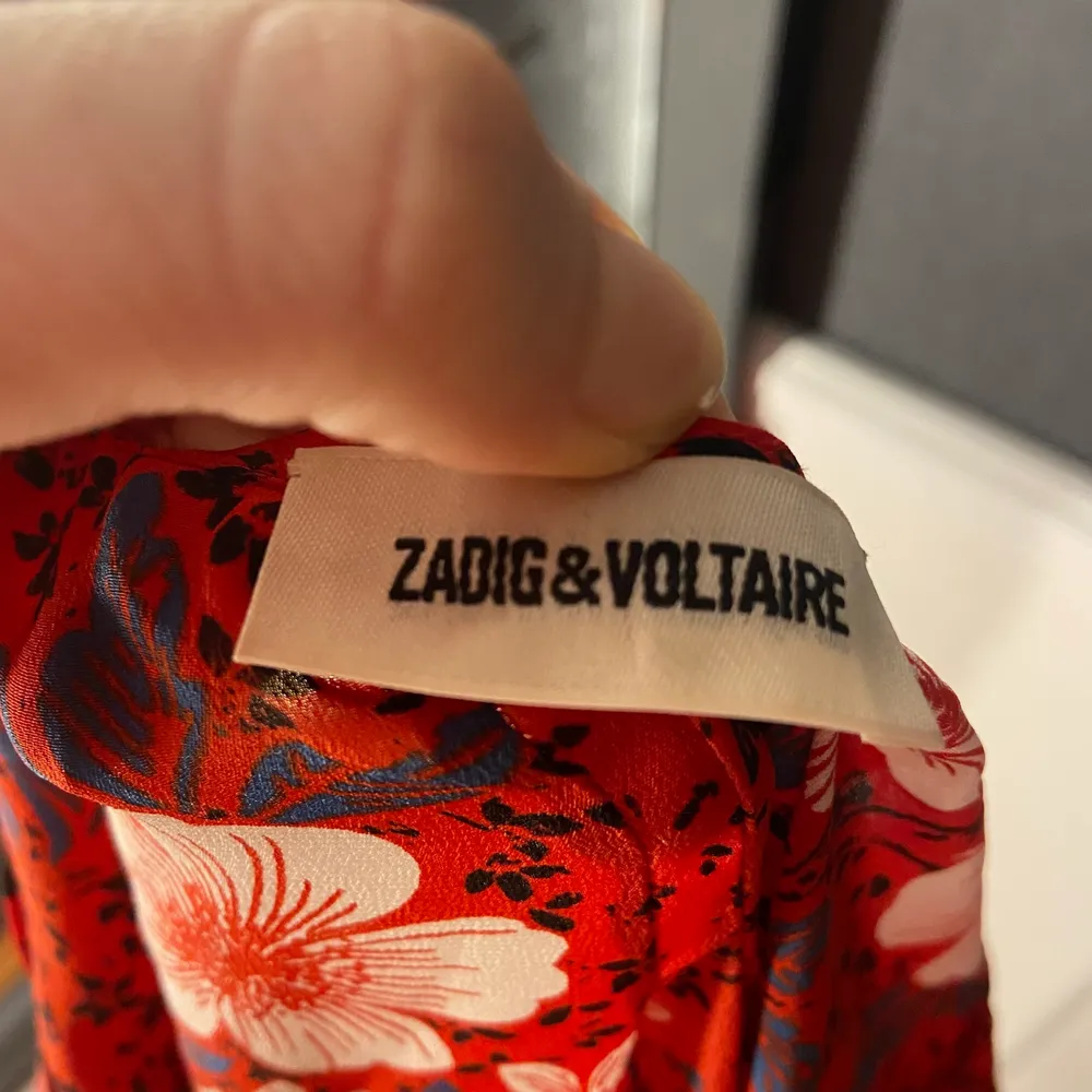 Maxiklänning från Zadig et Voltaire, perfekt skick. Frakt ingår💌. Klänningar.