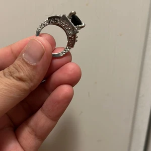 925 stamp ring  - 925 silver with black stone ring stamp mention on it 