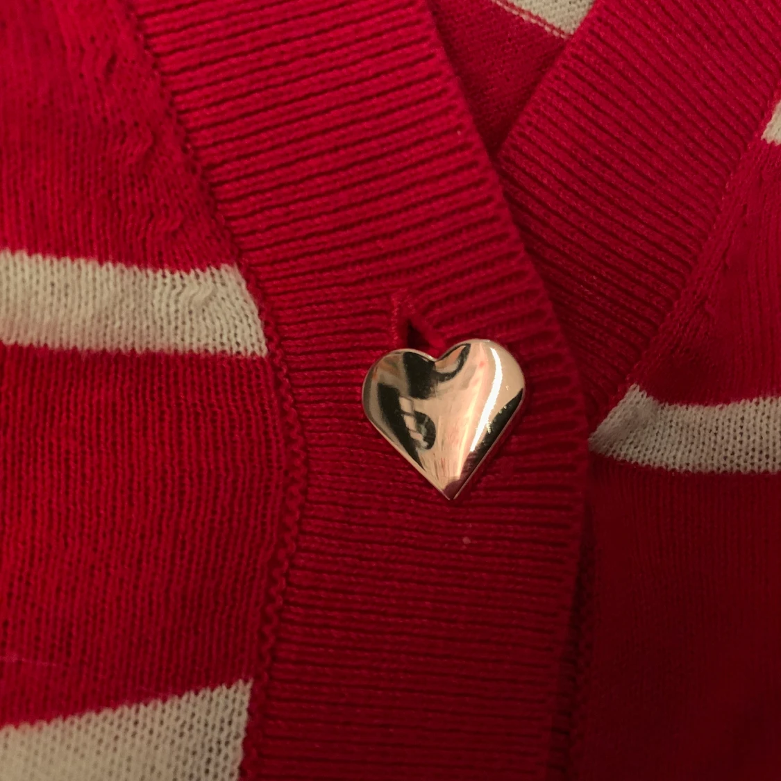 Röd button-up från Monki stl.S - 91