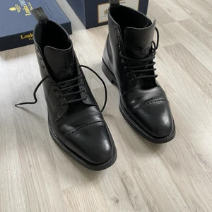 Loake hyde black - Skor i mycket fint skick! Använda ett fåtal gånger 