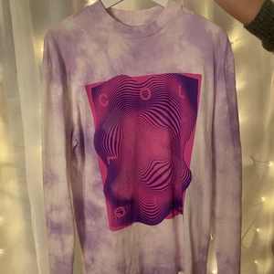 långärmad t-shirt strl xxs - superfin långärmad t-shirt i strl xxs, skulle säga att den är oversized!