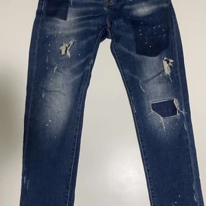 Dsquared  - Säljer äkta DSQ2 byxor i mycket bra skick