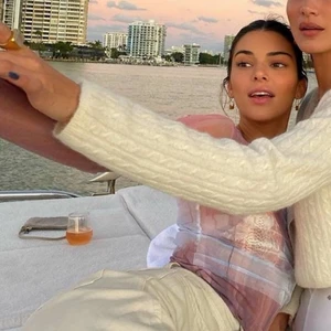 Our Legacy sheer longsleeve  - Size small men’s, fits as medium in women’s. Small pull in the thread in the collar stitch. Originally 1300:-