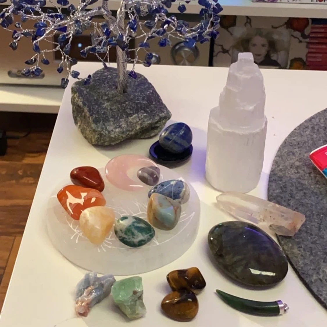 kristaller och ädelstenar 