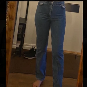 Jeans från Nakd - 💞 Jeans storlek 36 passar 34-36, 250kr exklusive frakt 💞