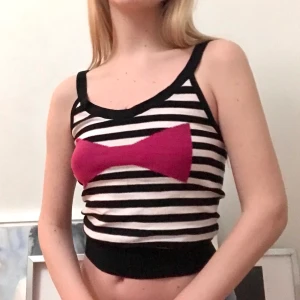 Sonja Rykiel pour HM topp - Linne från Sonja Rykiel pour HM. Sitter väldigt fint på🎀 