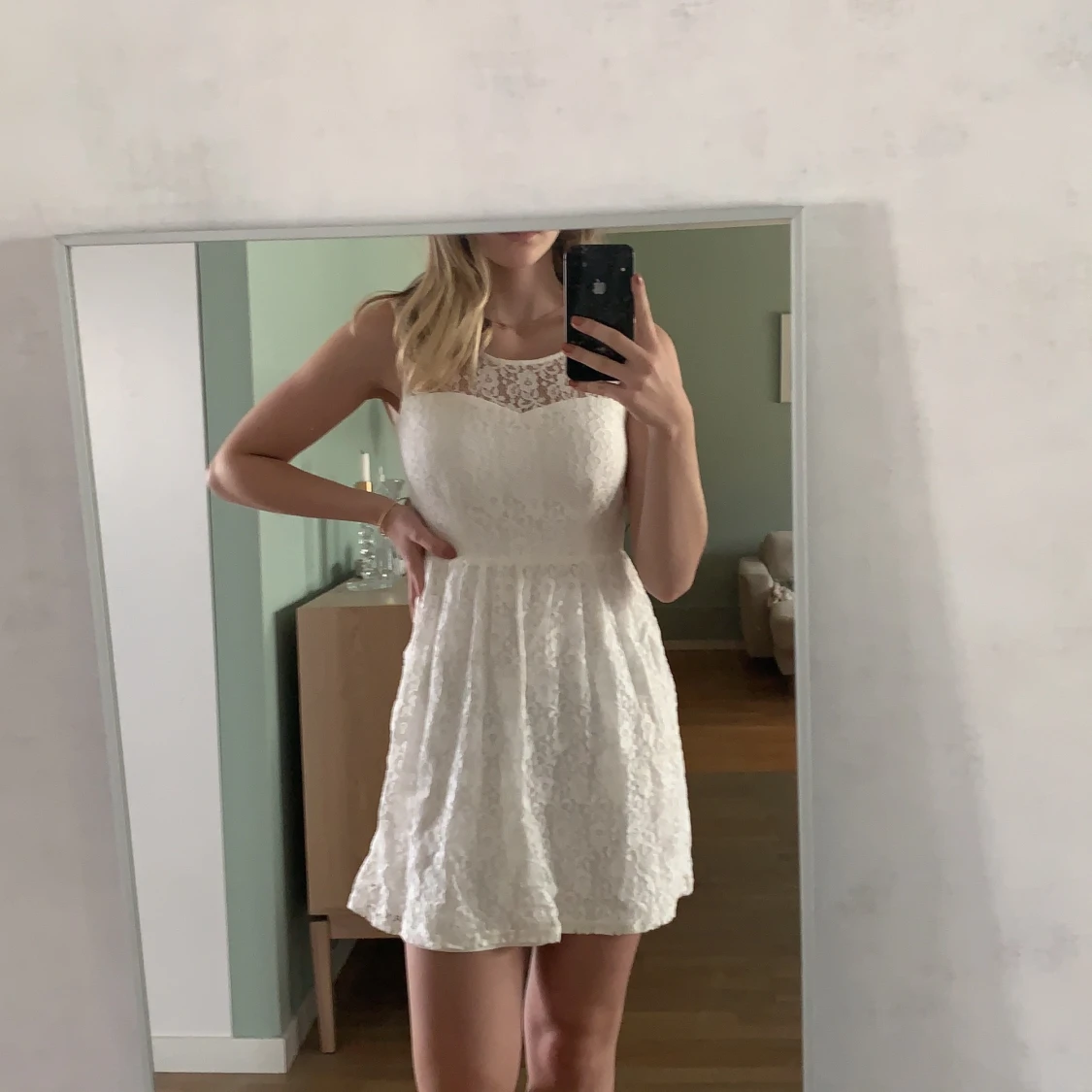 Vit spetsklänning 