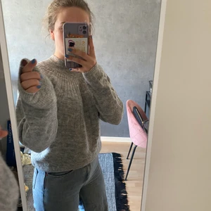Mysig tjocktröja - En härlig från tjocktröja, perfekt för lite kyliga sommarkvällar! Frakten ingår i priset!