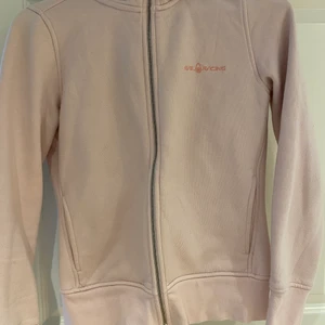 Sail racing ju tröja  - Använd 1 gång, så i fint skick!! Kan även skickas!! Storlek S köptes för 899kr på johnells