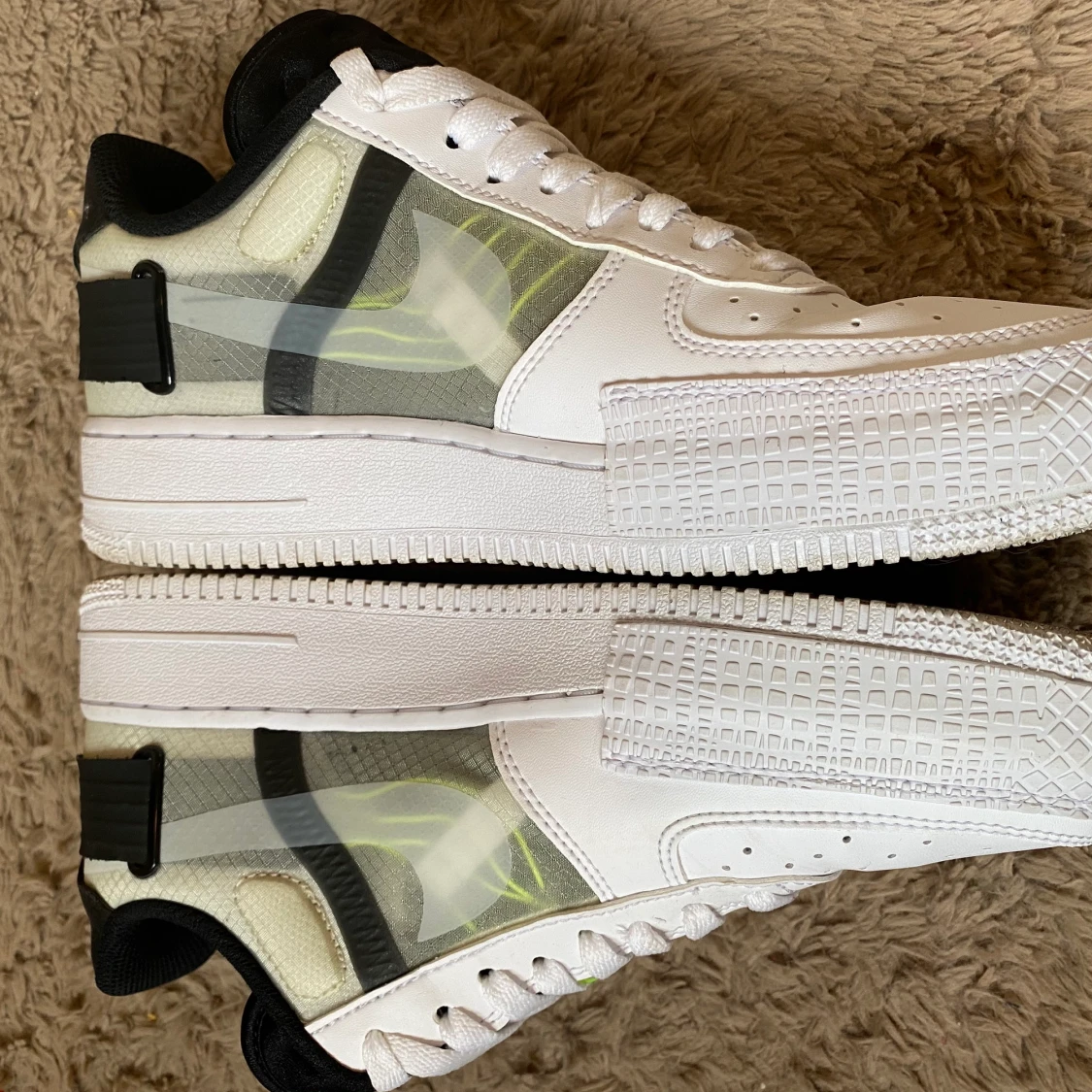 Nike Air Force 1 Type Volt, storlek 40 - 91