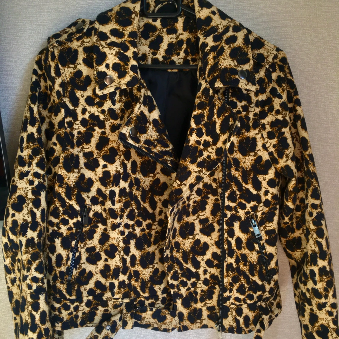 Supersnygg leoprint jacka - 91