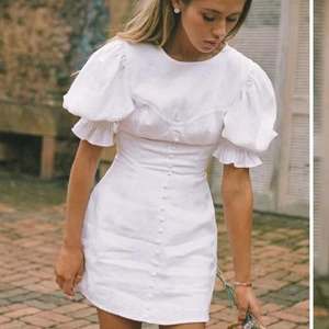 Söt sommarklänning  - Helt ny, jättefin klänning från Sabo skirt. I linnematerial och inte ett dugg genomskinlig 😛 Endast testad med prislapp kvar, nypris 800 kr. SLUTSÅLD på hemsidan 💃🏼