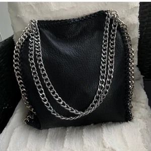 Tiamo väska - Tiamoväska i perfekt skick 🥰 (lånad första bild)